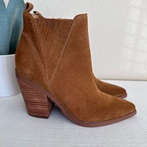 New Marc Fisher Trina Tan Suede Pointed Toe Heeled Chelsea Booties Women’s 7M